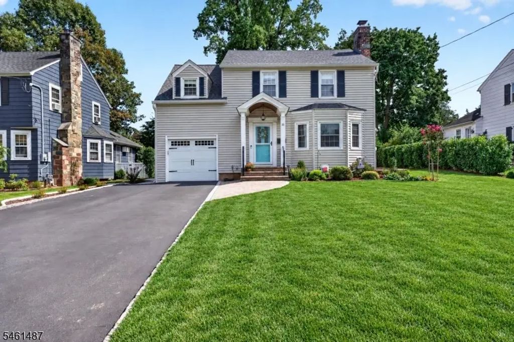 11 Indian Spring Rd, Cranford Twp.