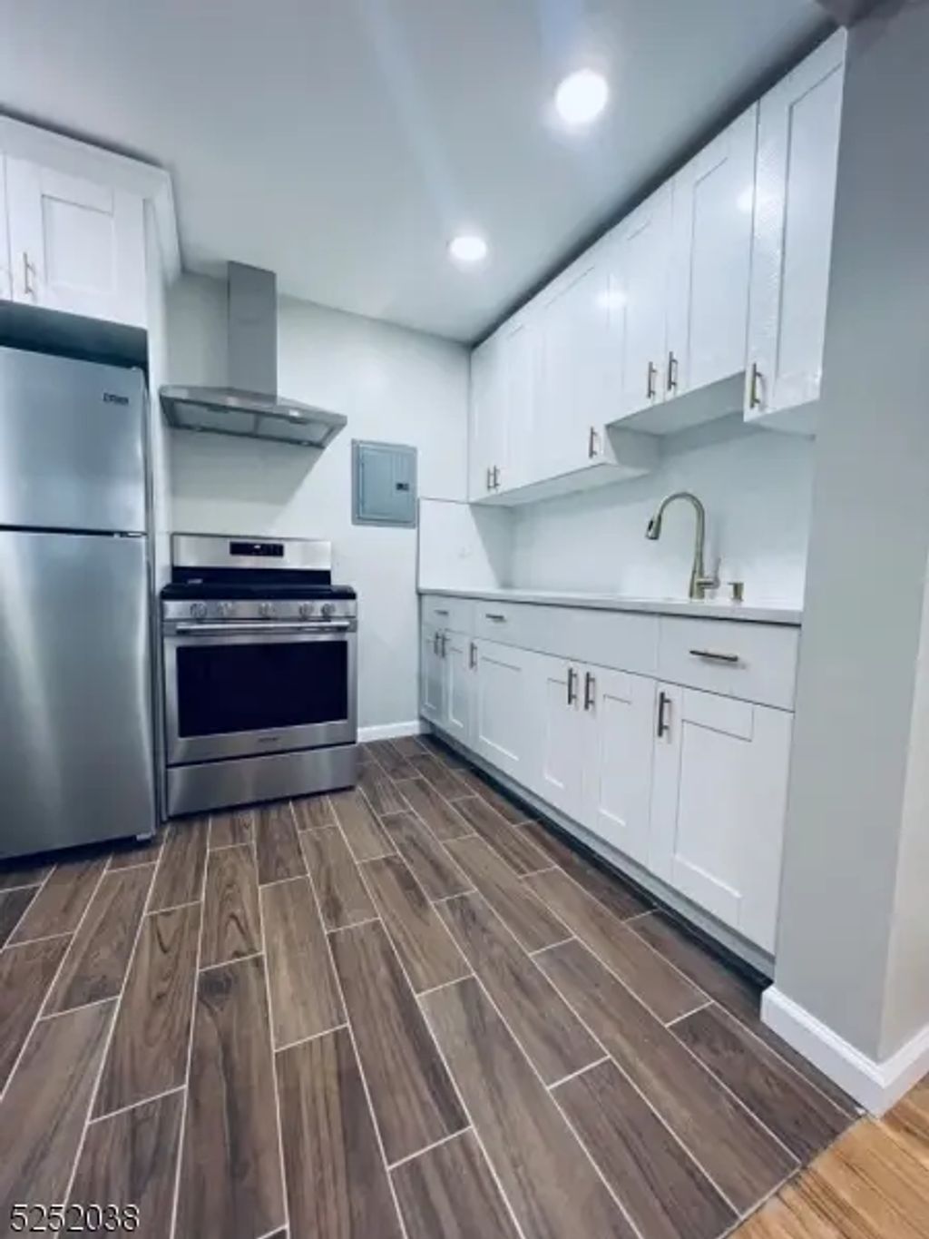 111 Spring St7moran, Newton Town