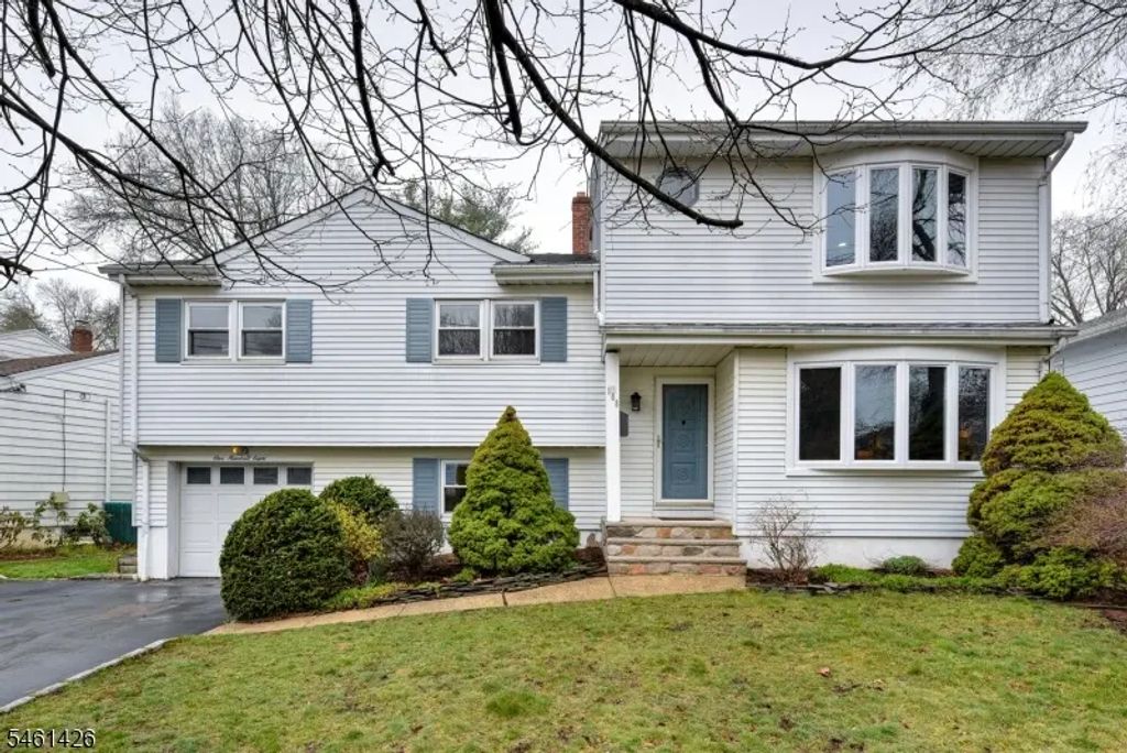 108 Golf Rd, Bloomfield Twp.