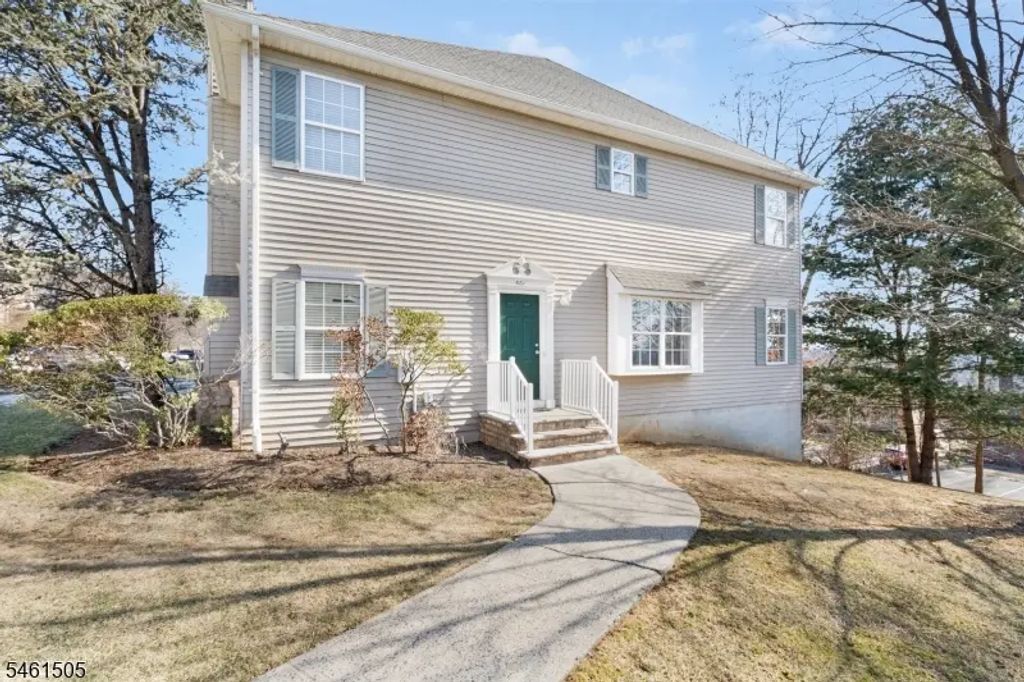 101 Tallwood Ln, Green Brook Twp.