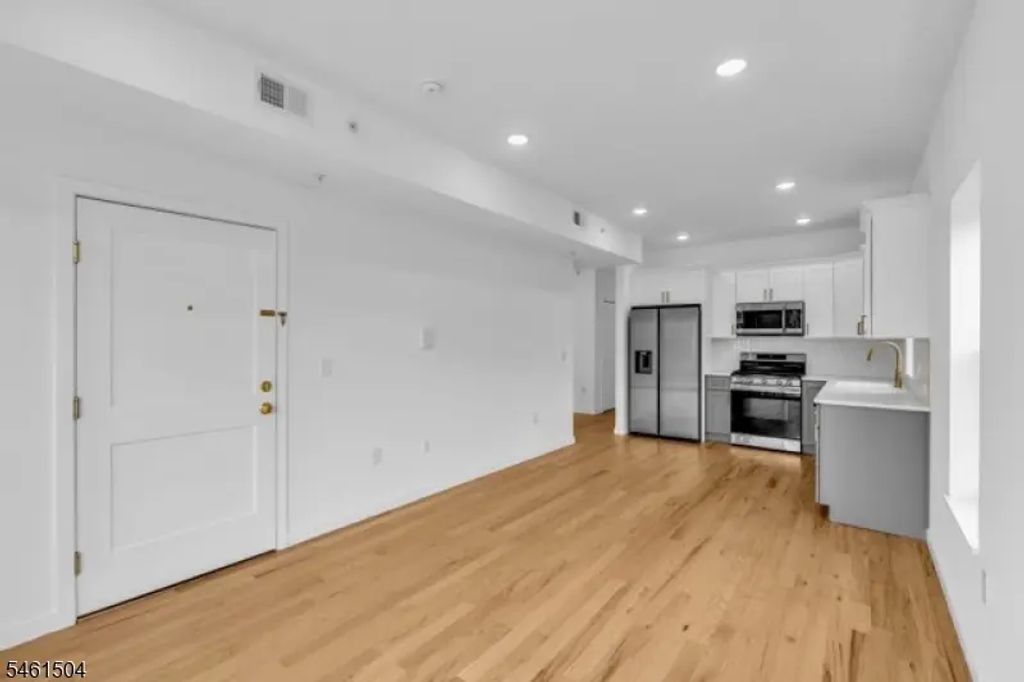 713 South 11th St, Newark City