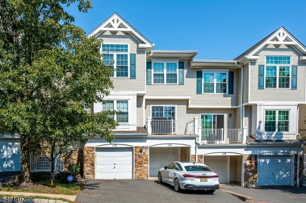 1092 Shadowlawn Dr, Green Brook Twp.