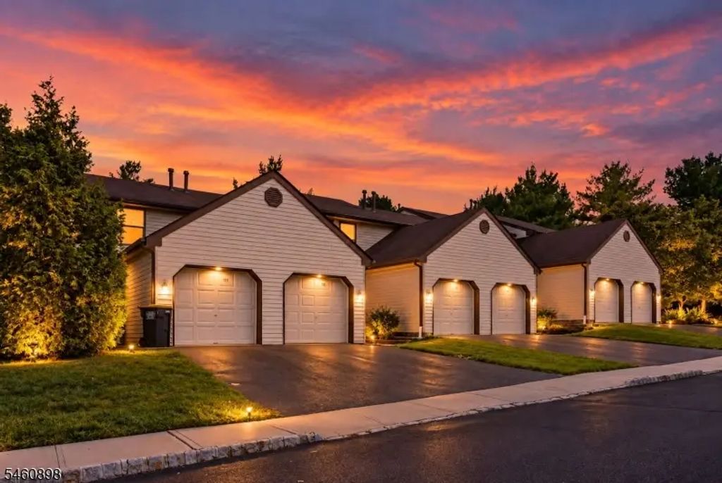 126 Locust Ct, Raritan Twp.