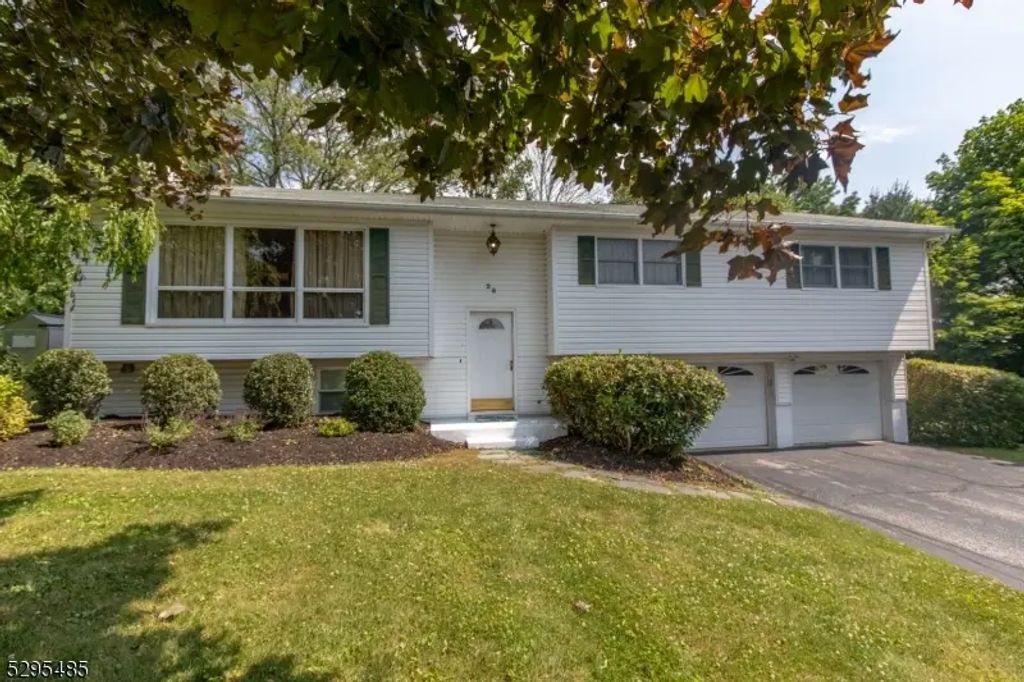 28 Elizabeth Dr, Wantage Twp.