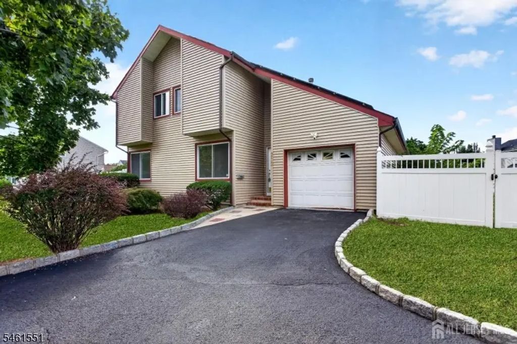 210 Oak Tree Ave, South Plainfield Boro