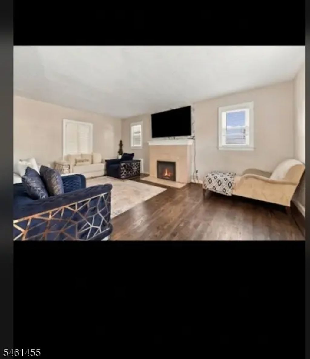 1521 Leslie St, Hillside Twp.