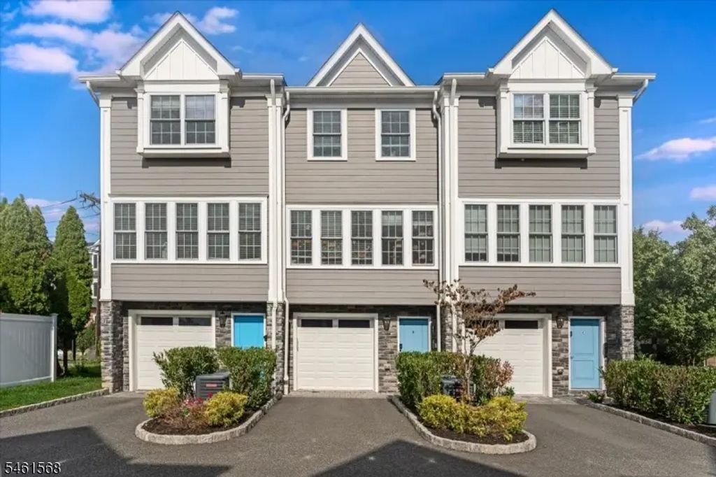 112 Cacciola Pl, Westfield Town