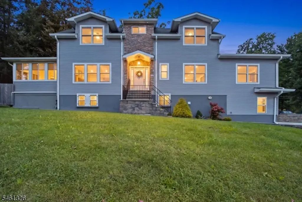 677 Canistear Rd, Vernon Twp.