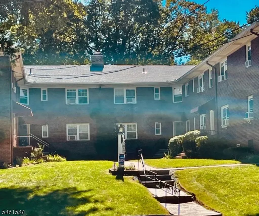 152 Belleville Ave, Bloomfield Twp.