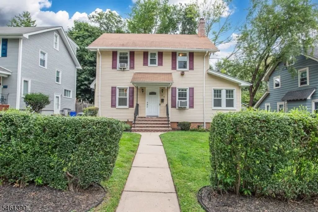 76 Elliot Pl, East Orange City