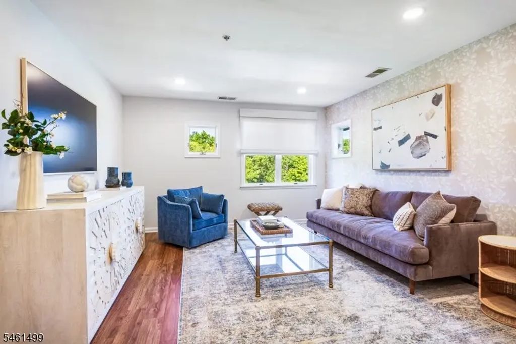 83 Park Edge Condo, Berkeley Heights Twp.