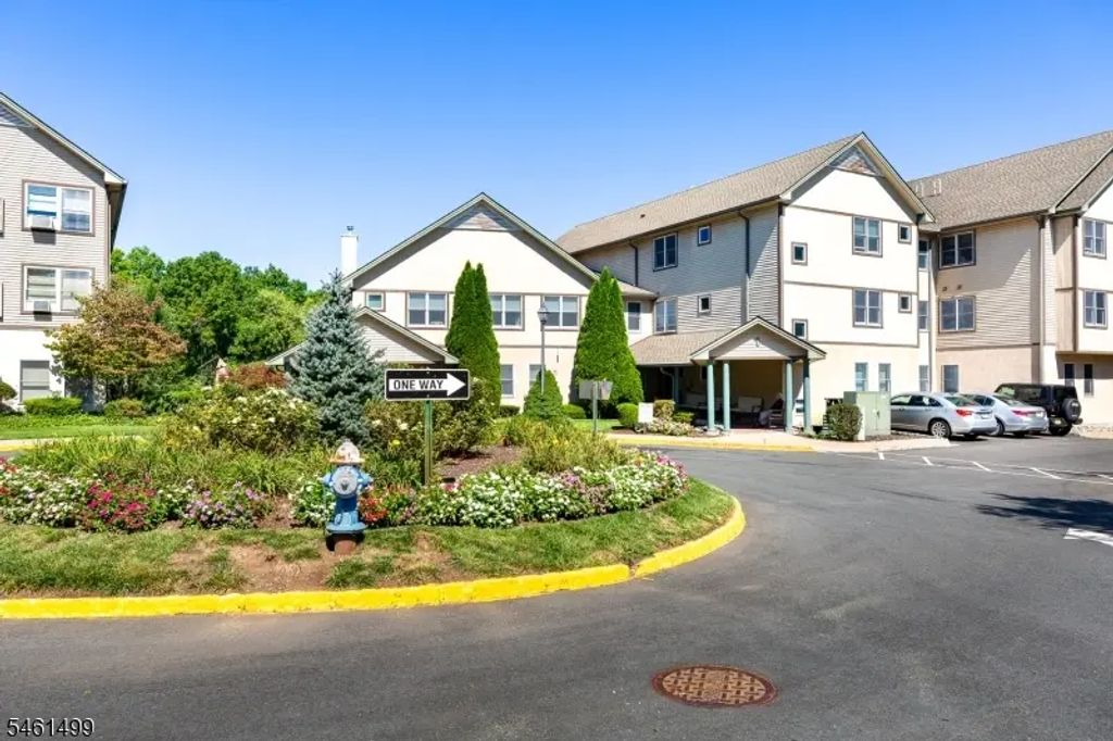 83 Park Edge Condo, Berkeley Heights Twp.