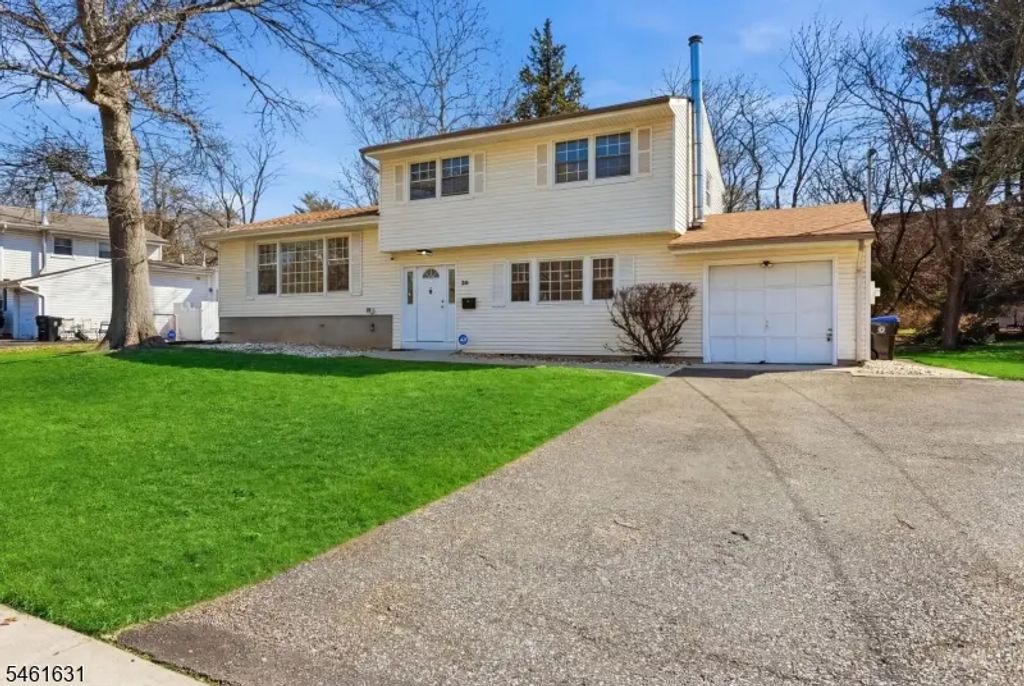 39 Gage Rd, East Brunswick Twp.