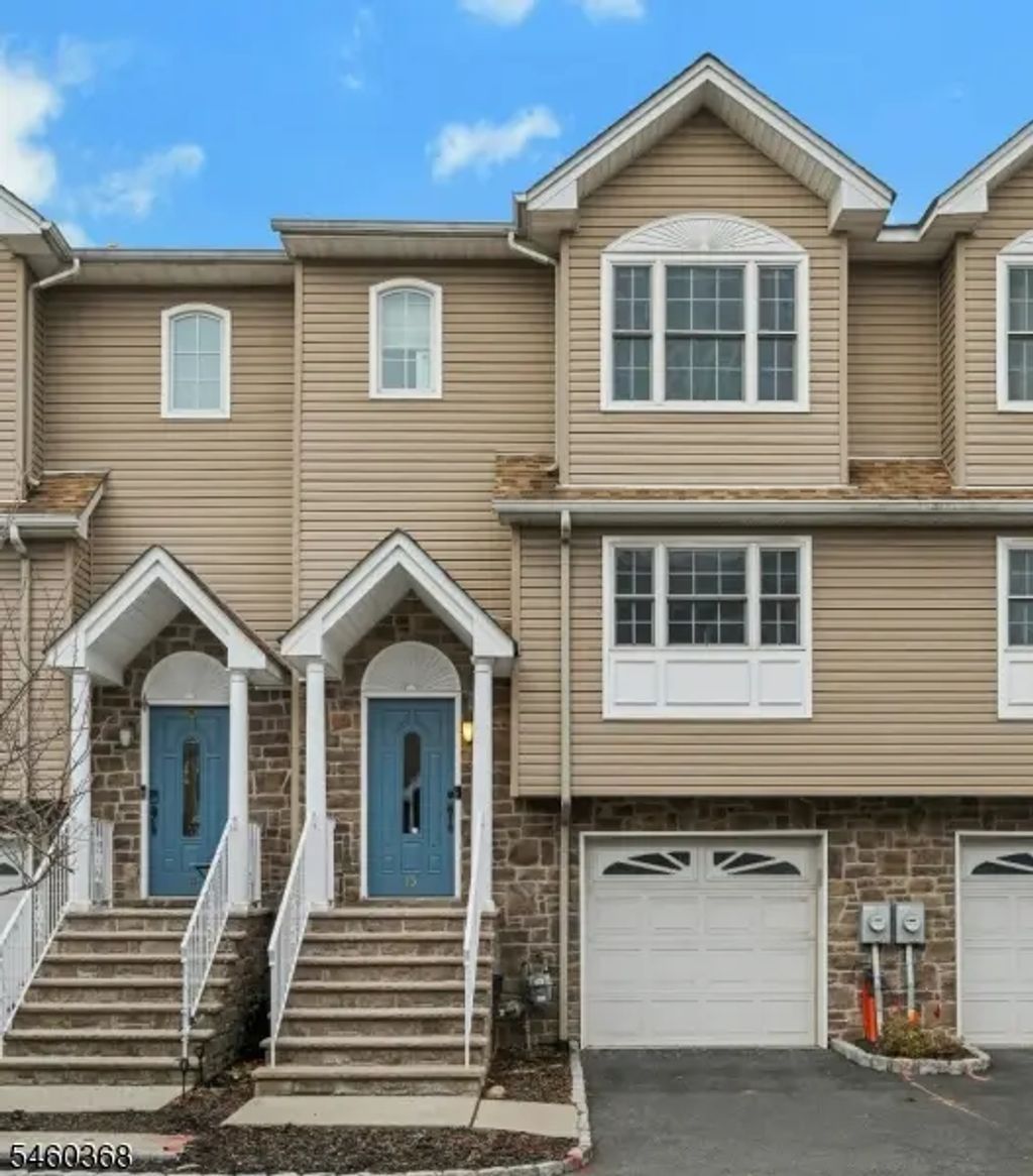 102 Montgomery Stunit15, Bloomfield Twp.