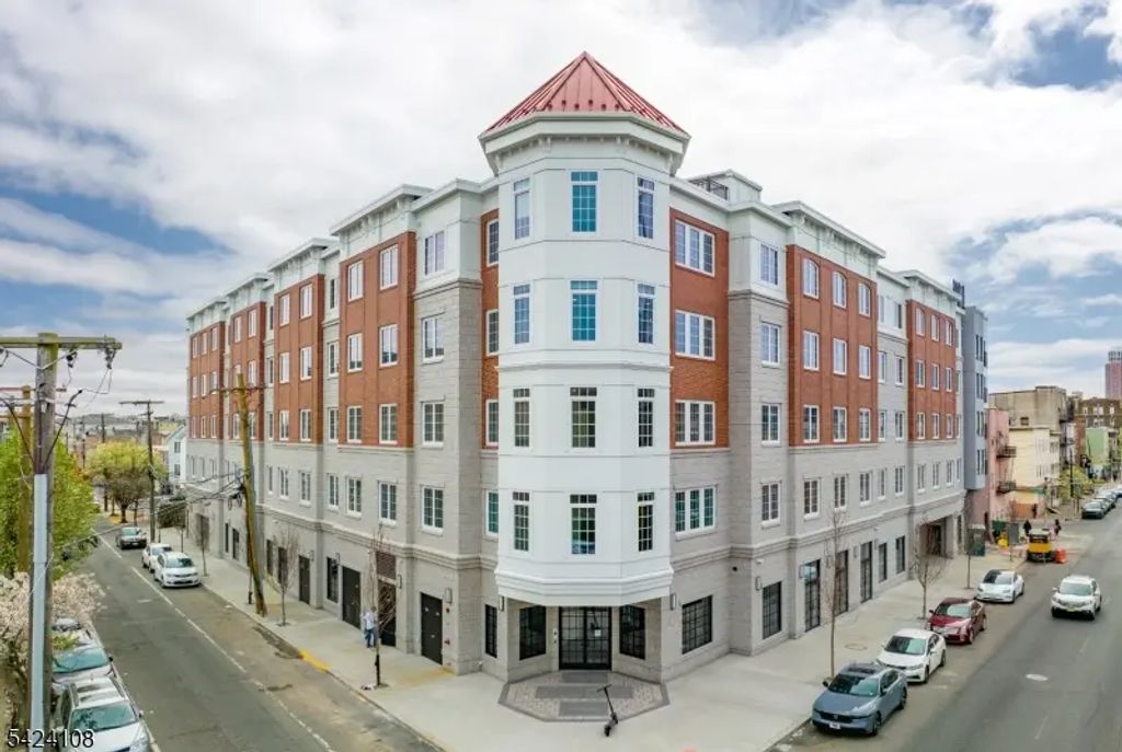 558 Market St, Newark City