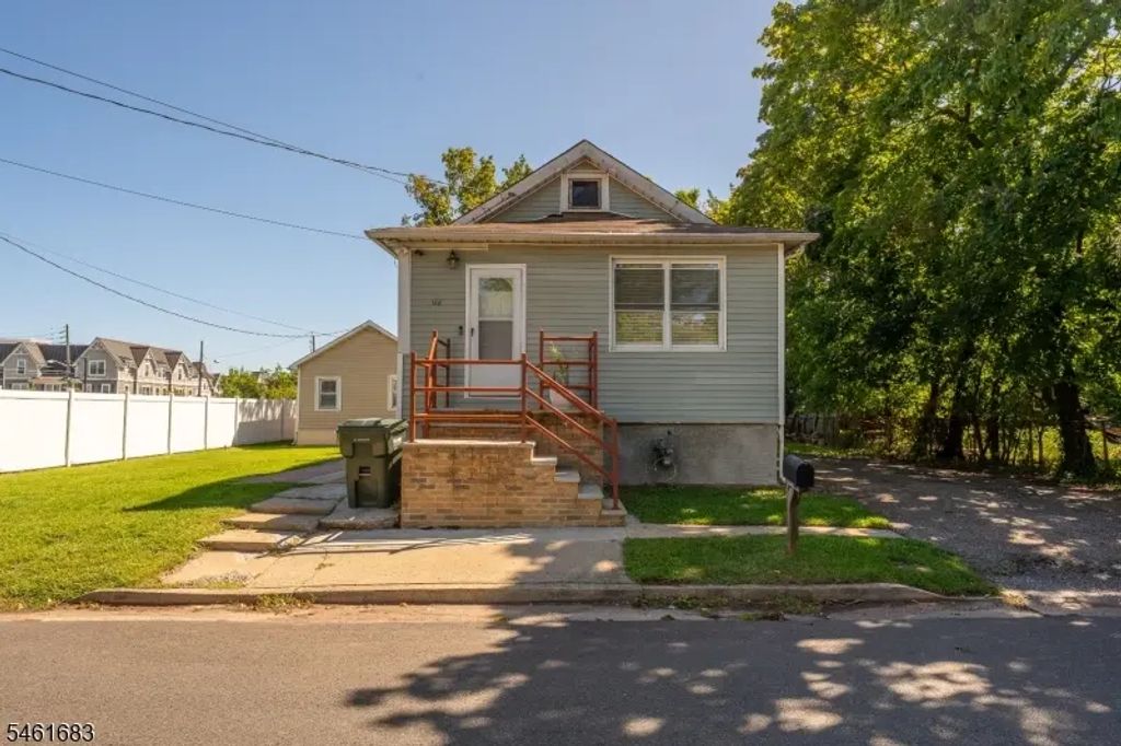 166 Victor St Unit 1, Franklin Twp.