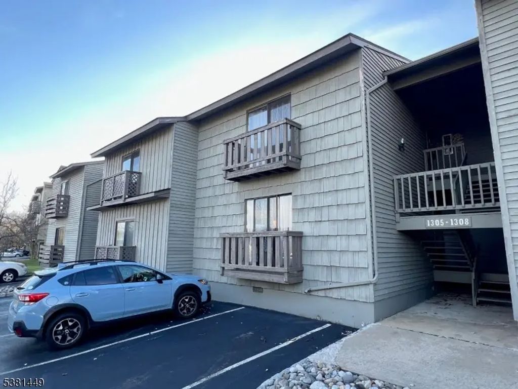 1308 Spruce Hills Dr, Glen Gardner Boro