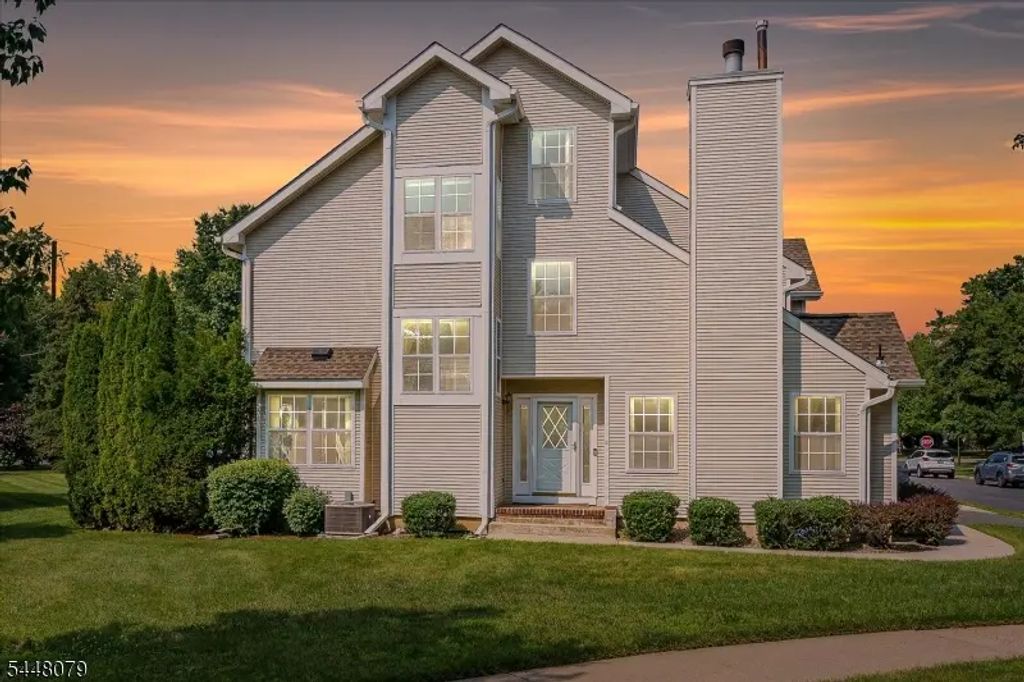 15 Allison Ct, South Brunswick Twp.