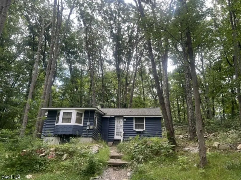 26 Cedar Ln, Vernon Twp.
