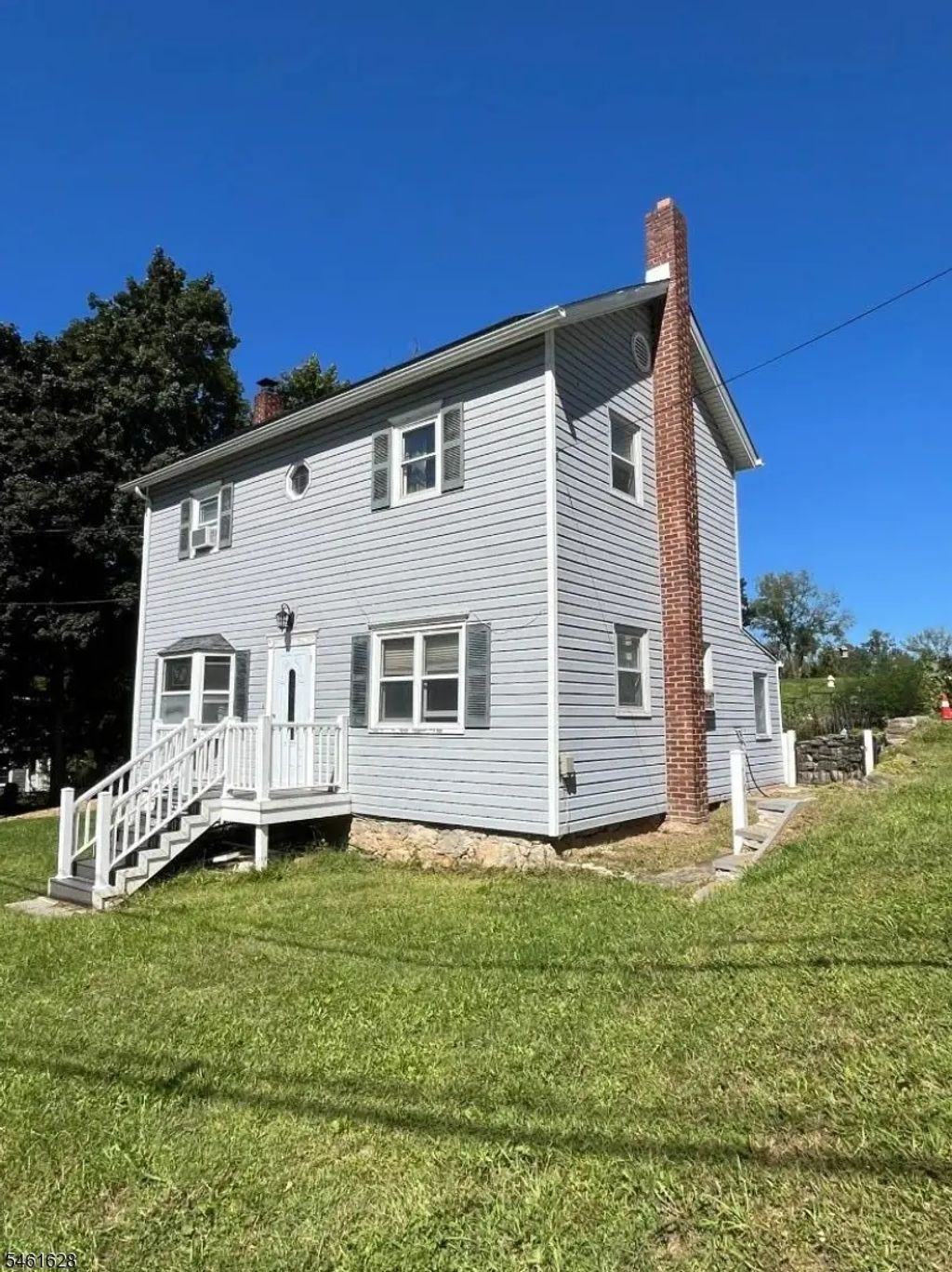 125 N Locust Lake Rd, Hope Twp.