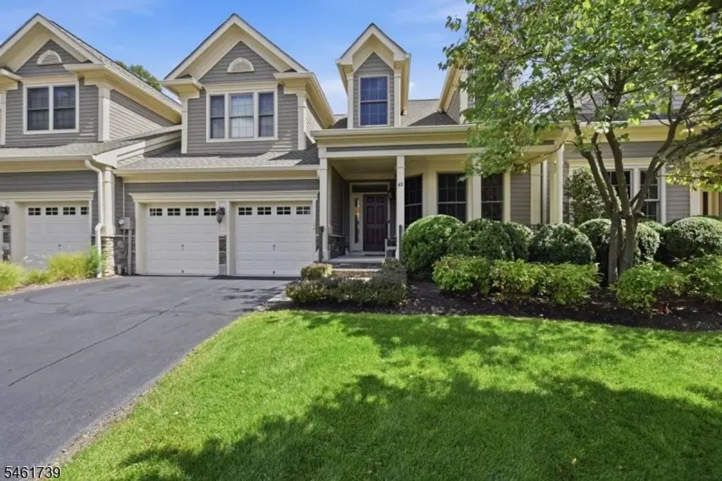 43 Sterling Dr, Chatham Twp.