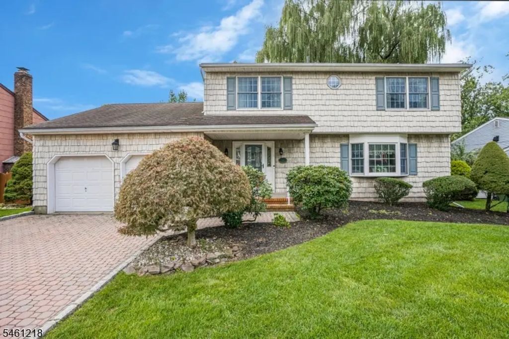 11 Woodrow Wilson Dr, Edison Twp.