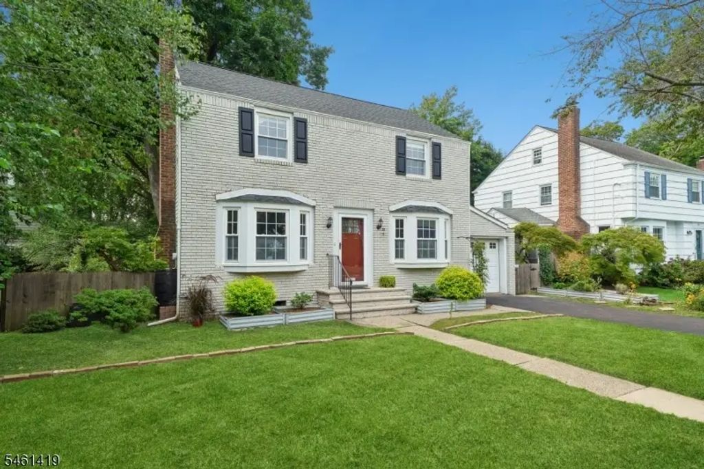 26 Brookdale Rd, Bloomfield Twp.