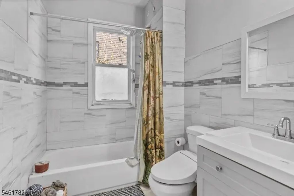 105 Huntington Ter, Newark City