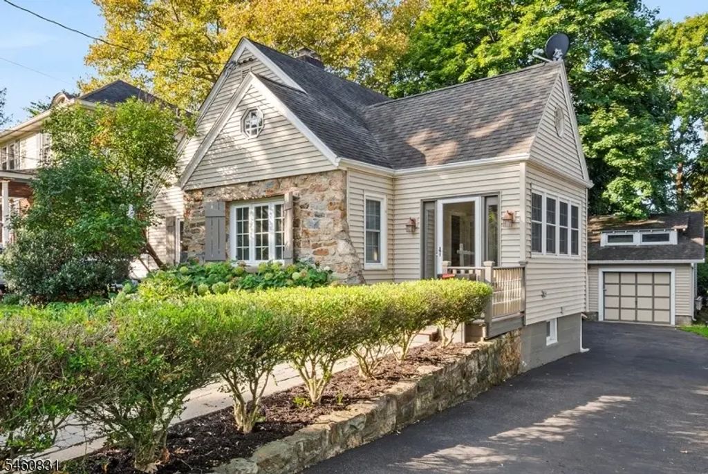 96 Pickford Ave, Phillipsburg Town