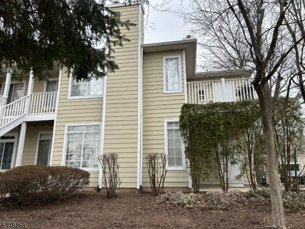 65 Wentworth Road, Bedminster Twp.