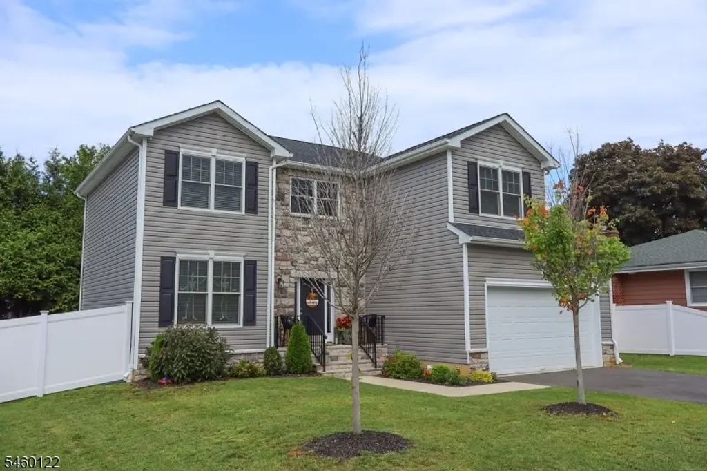 25 Ferromonte Ave, Roxbury Twp.