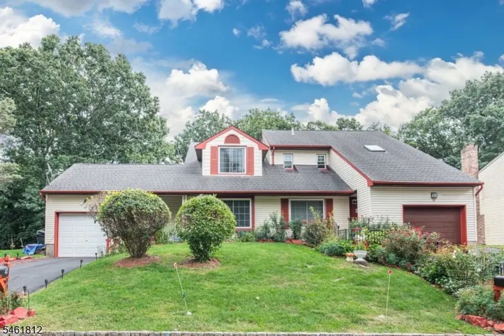 40 Livingston Ave, Dover Town