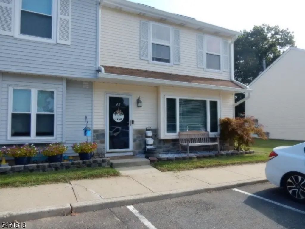 67 Rita Ln, Jackson Twp.