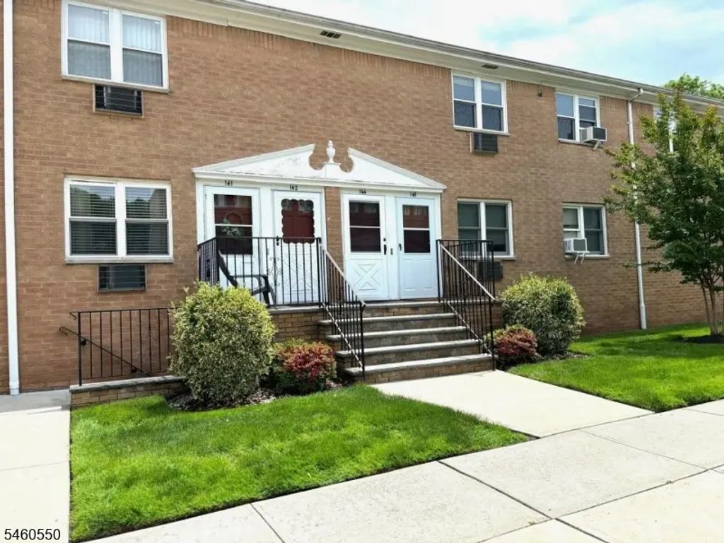 725 Joralemon St, Belleville Twp.