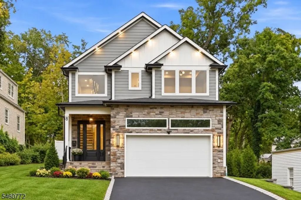 8 Roosevelt Ter, Livingston Twp.
