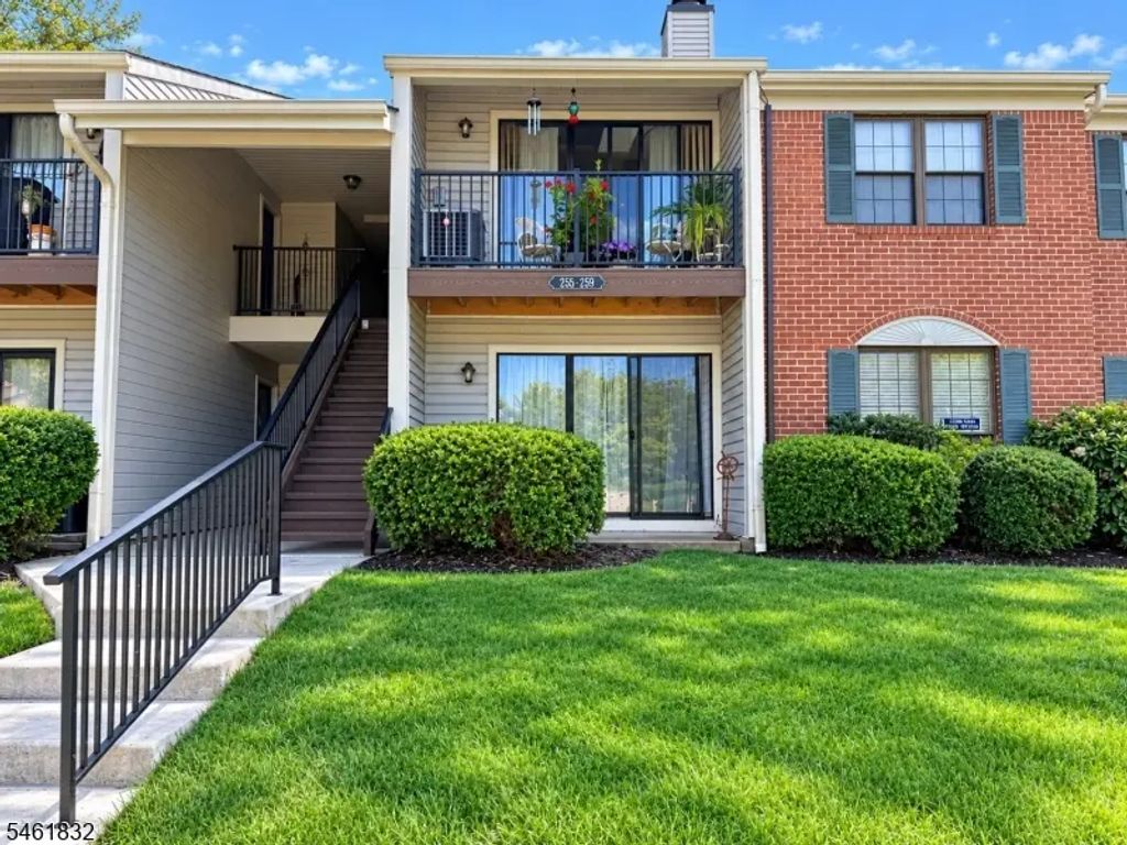 256 English Pl, Bernards Twp.