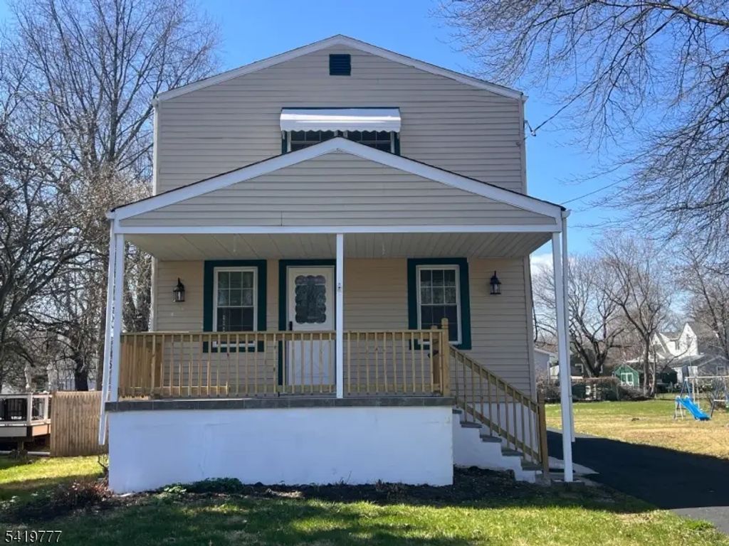 168 Oak St, Bridgewater Twp.