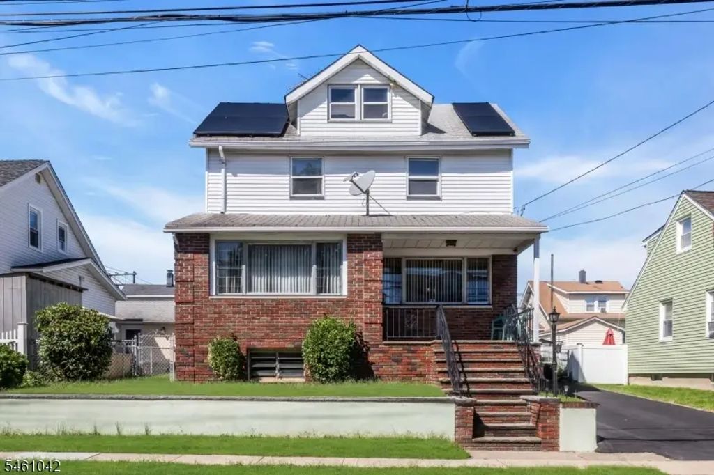 246 E 8th St, Clifton City