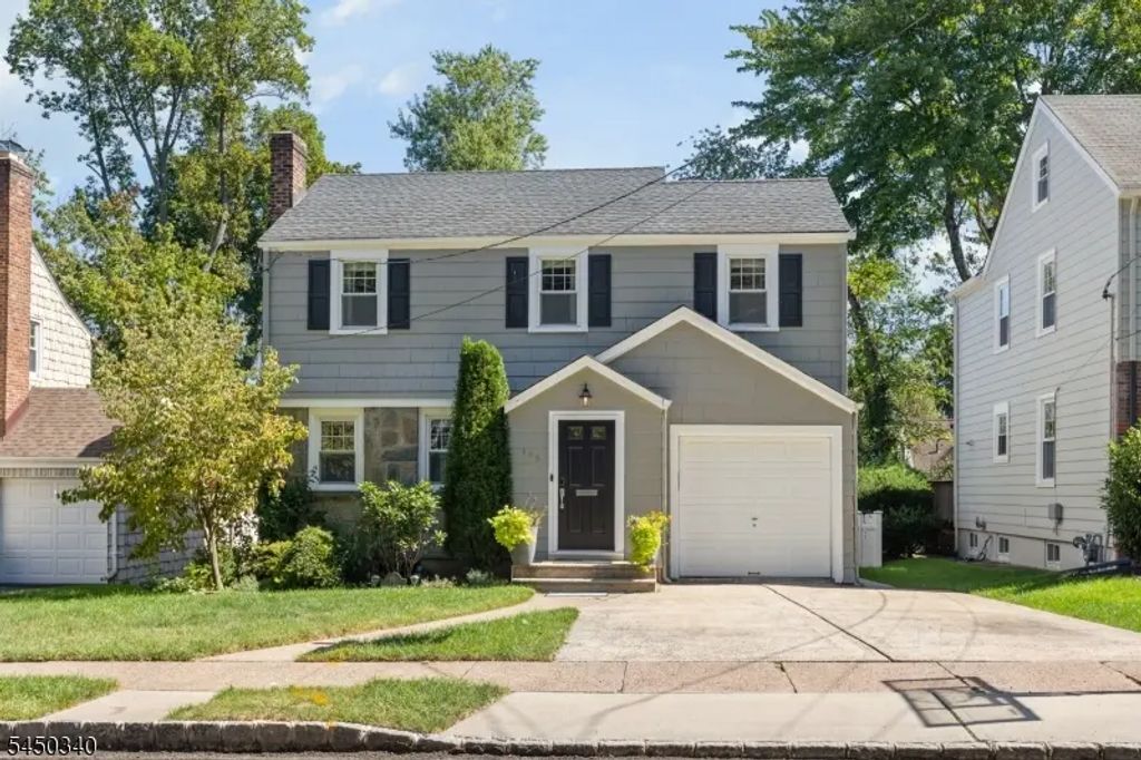 195 Stonehouse Rd, Bloomfield Twp.