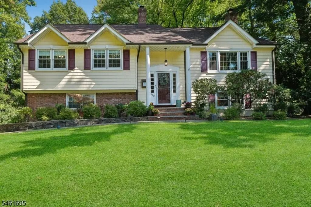 302 Woods End Rd, Westfield Town