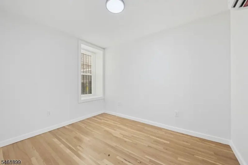 294 Hoboken Ave, Jersey City