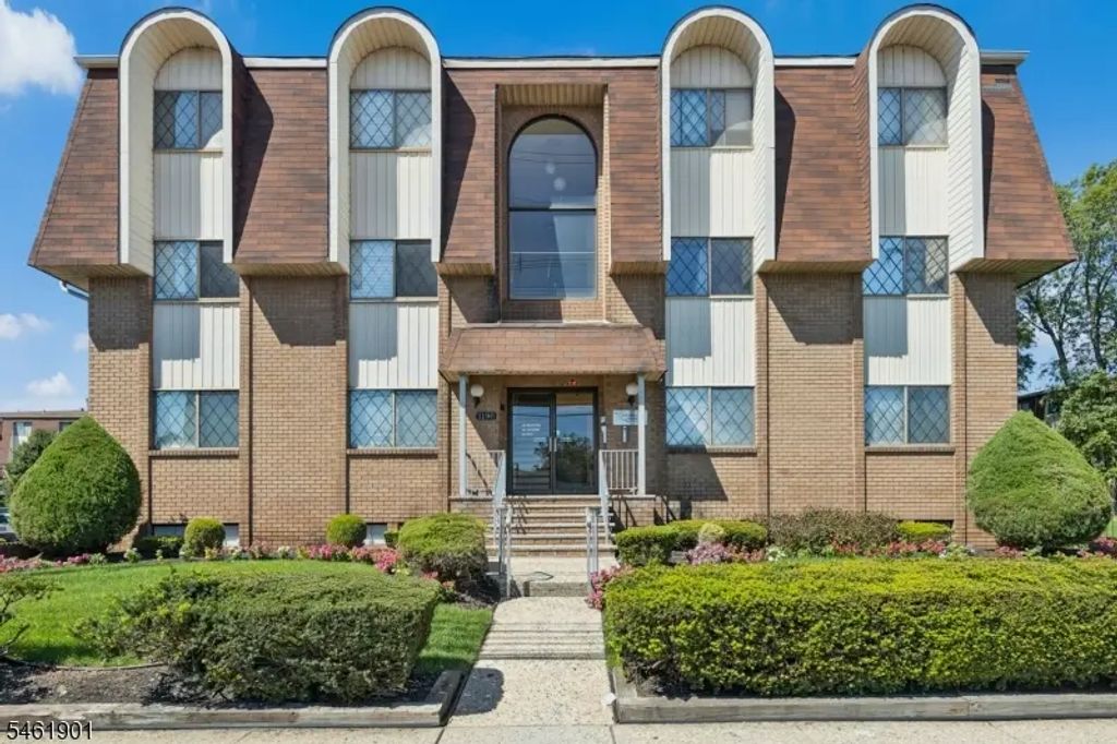 1150-1190 W St George B22, Linden City