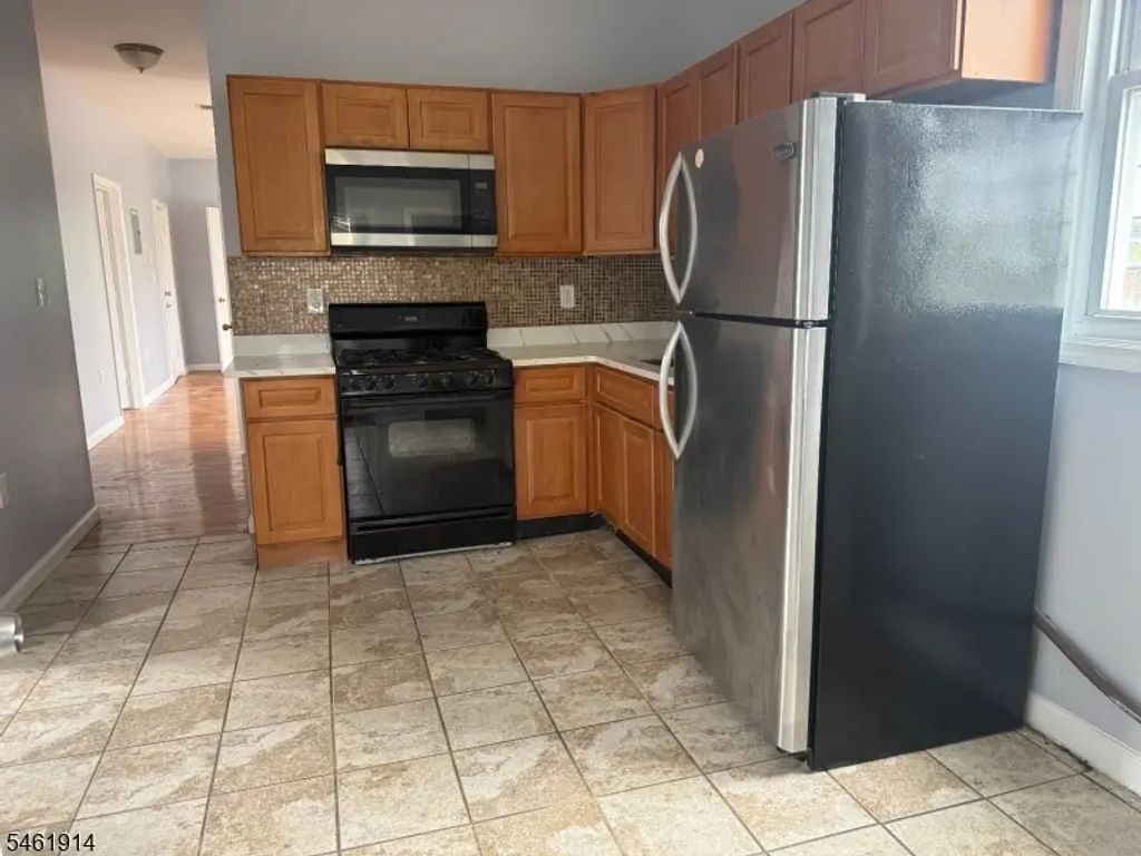 131 Ridgewood Ave, Newark City