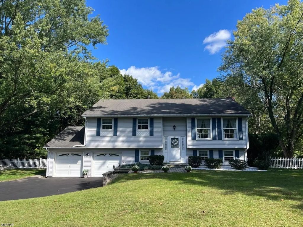 6 Redwood Dr, Clinton Twp.