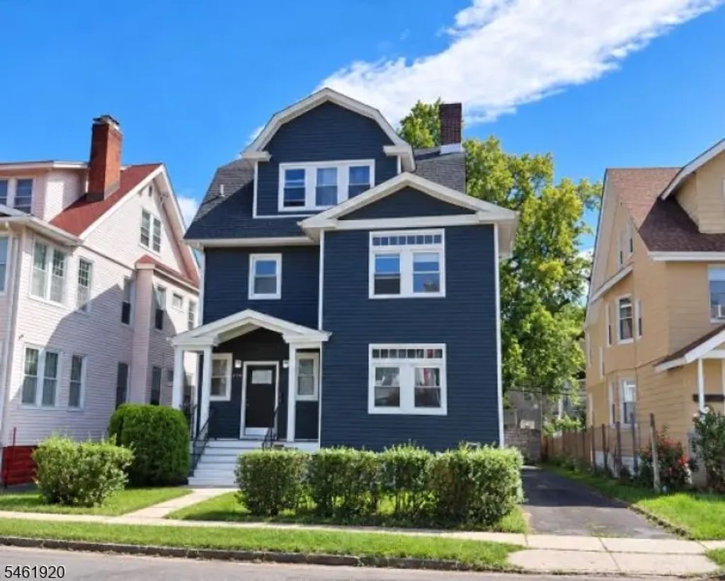 270 S Burnett St, East Orange City