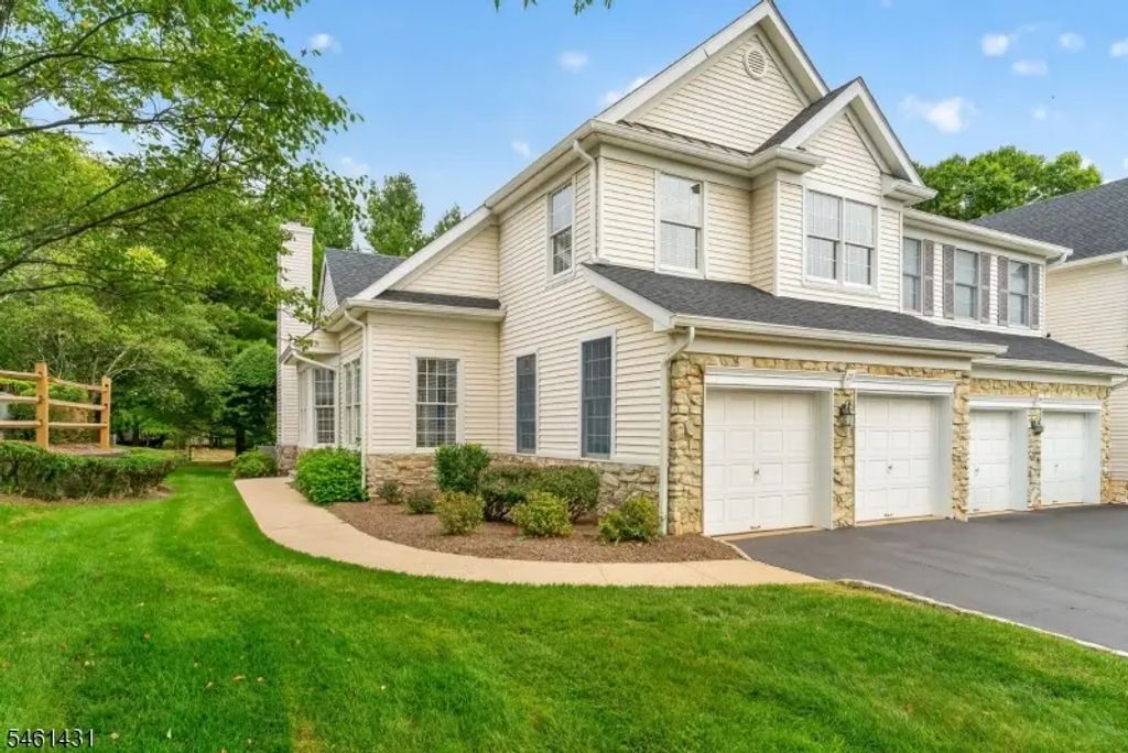 27 La Costa Dr, Clinton Twp.