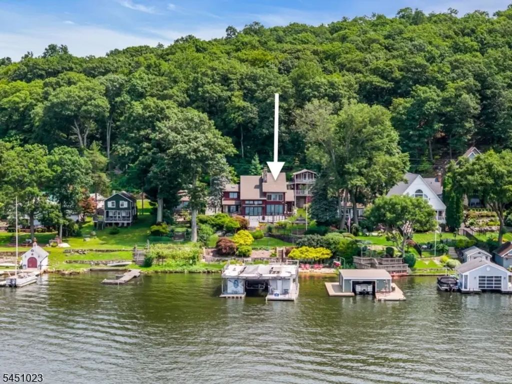 79 Castle Rock Rd, Jefferson Twp.