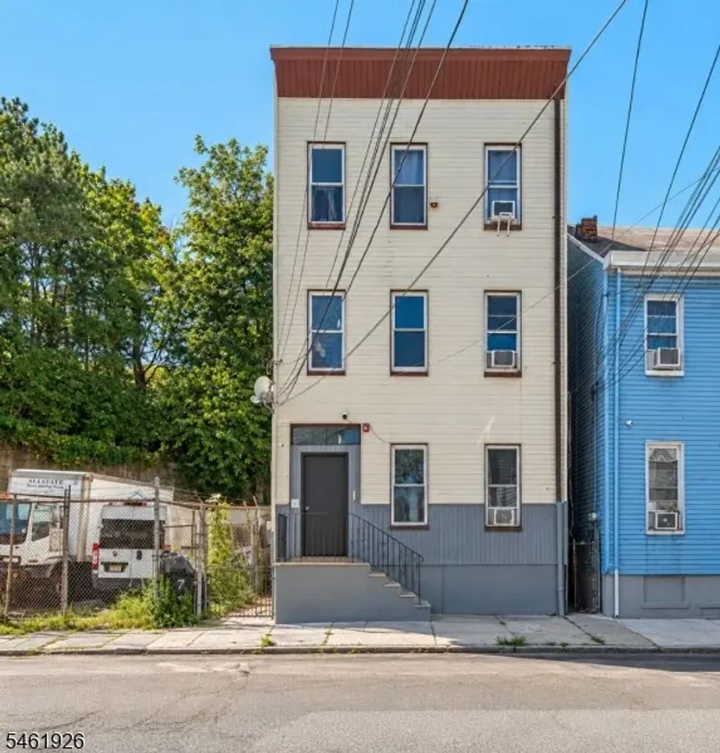 144 Spring St, Paterson City