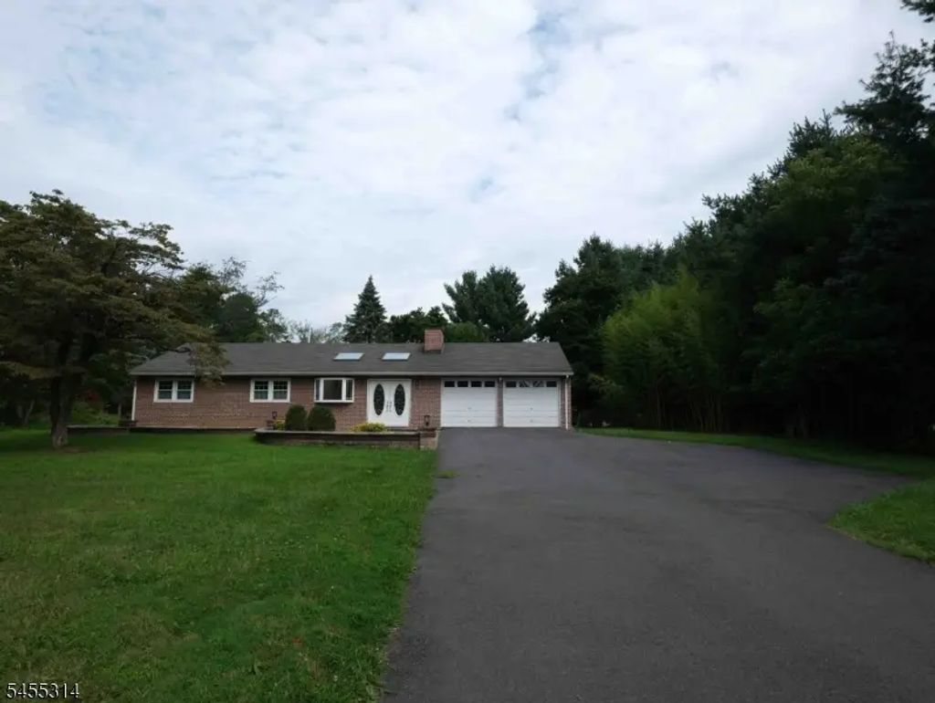 161 Mount Horeb Rd, Warren Twp.
