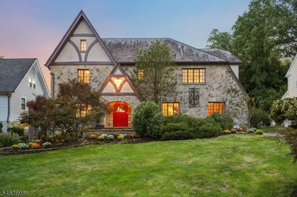 136 Summit Ave, Montclair Twp.